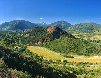 How is the Lake Christine Fire impacting Aspen visitors?