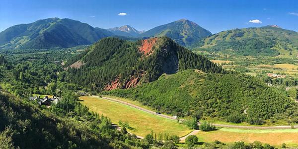 How is the Lake Christine Fire impacting Aspen visitors?