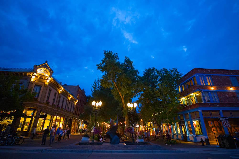 Aspen Summer StyleWhat to Wear this Summer in Aspen Frias Properties