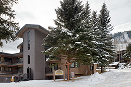 Ikon Pass lodging discount Aspen