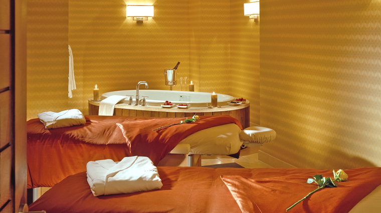 couples massage at remede spa