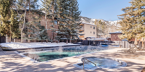 Aspen condos with hotel amenities