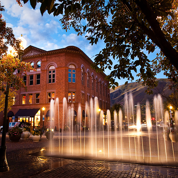 Dancing Fountain for marriage proposal