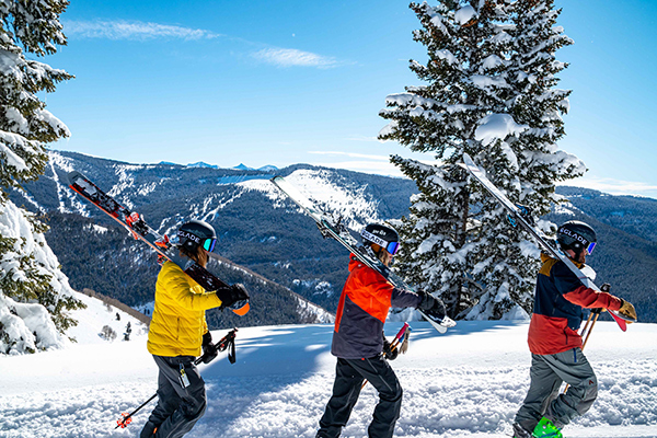 Skiing in Vail vs Aspen